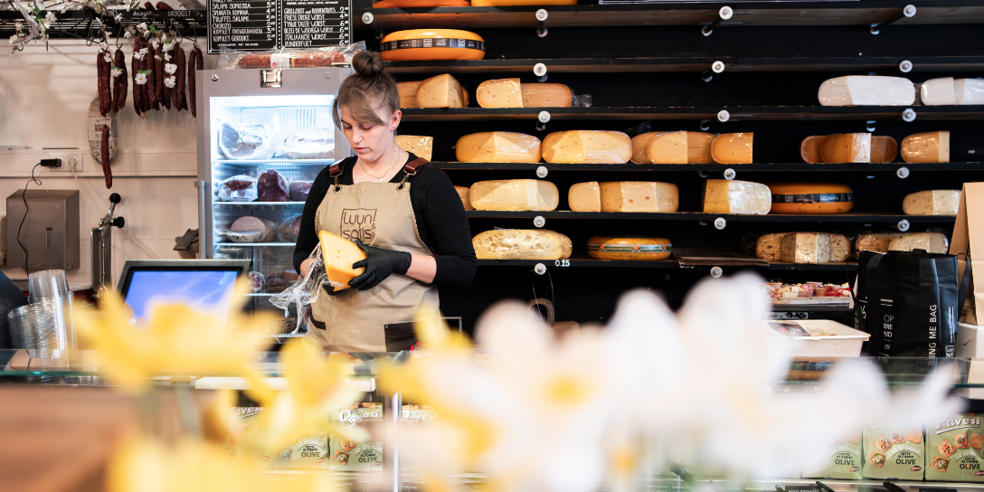 mpluskassa, delicatessenwinkel kassa weegschaal